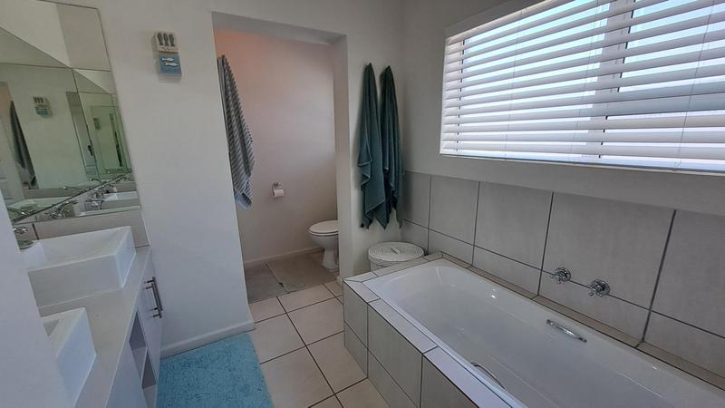 4 Bedroom Property for Sale in Stilbaai Wes Western Cape